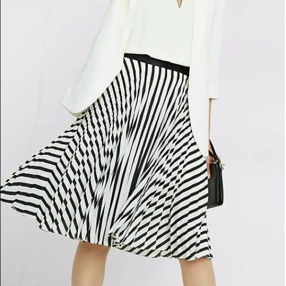 Express Skirts Express Pleated Black And White Midi Skirt Poshmark